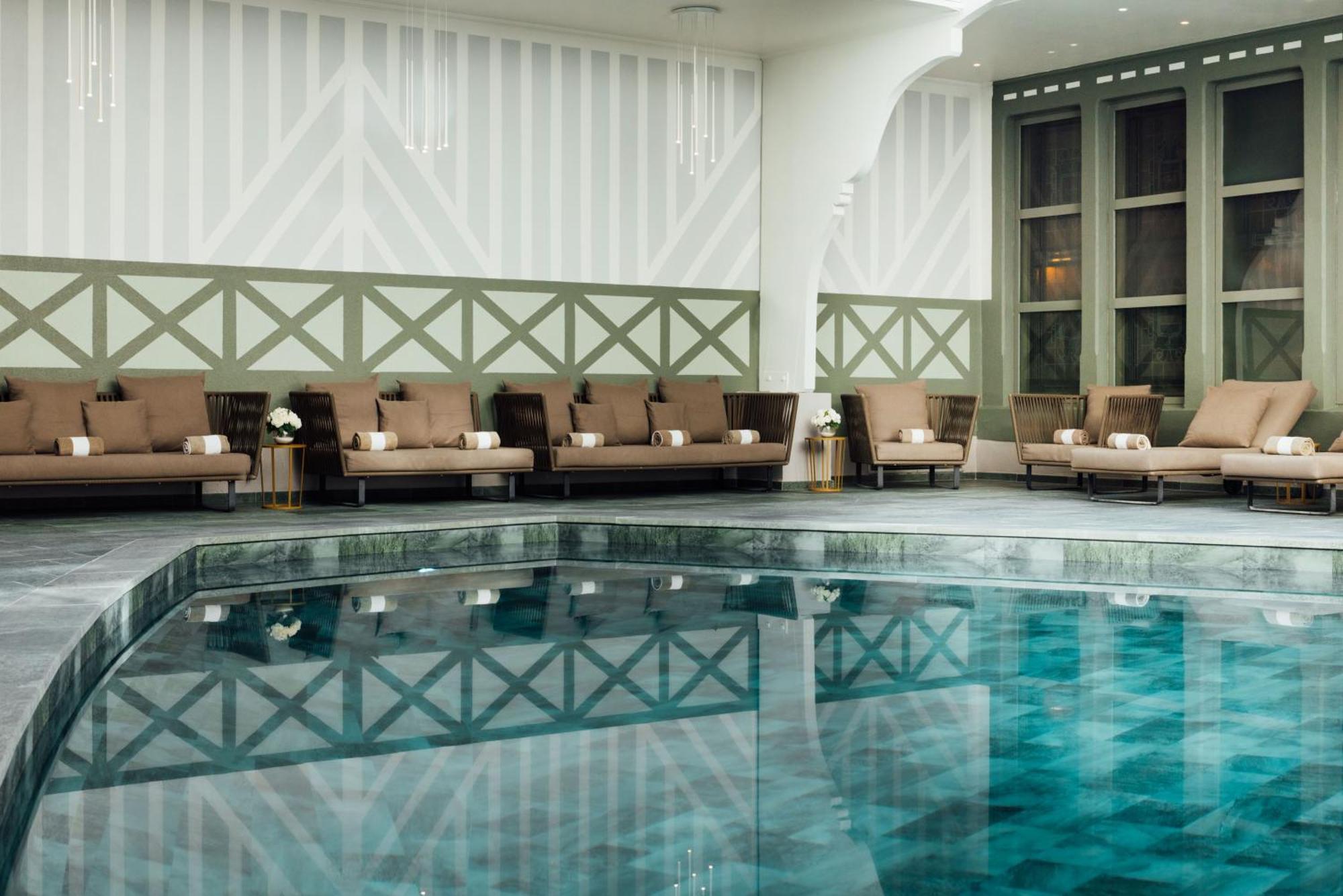 Hotel Barriere Le Normandy Deauville Exterior photo